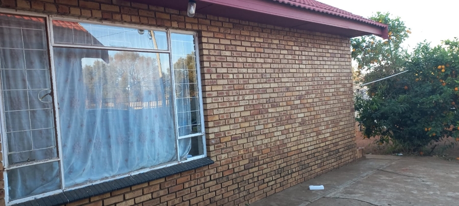 4 Bedroom Property for Sale in Elandia North West